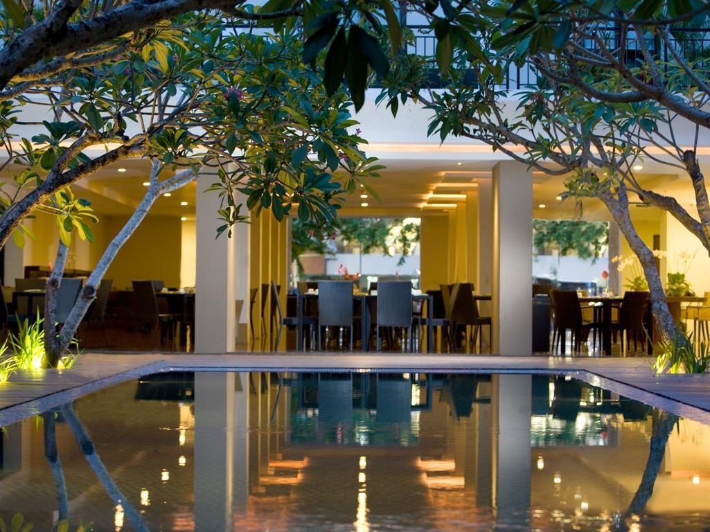 Hotel Santika Kuta Кута Екстер'єр фото