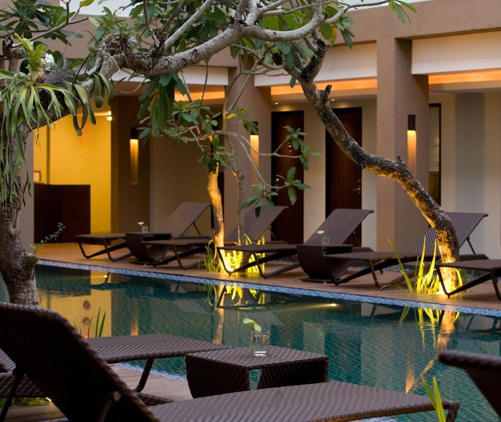 Hotel Santika Kuta Кута Екстер'єр фото