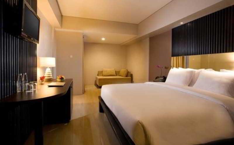 Hotel Santika Kuta Кута Екстер'єр фото