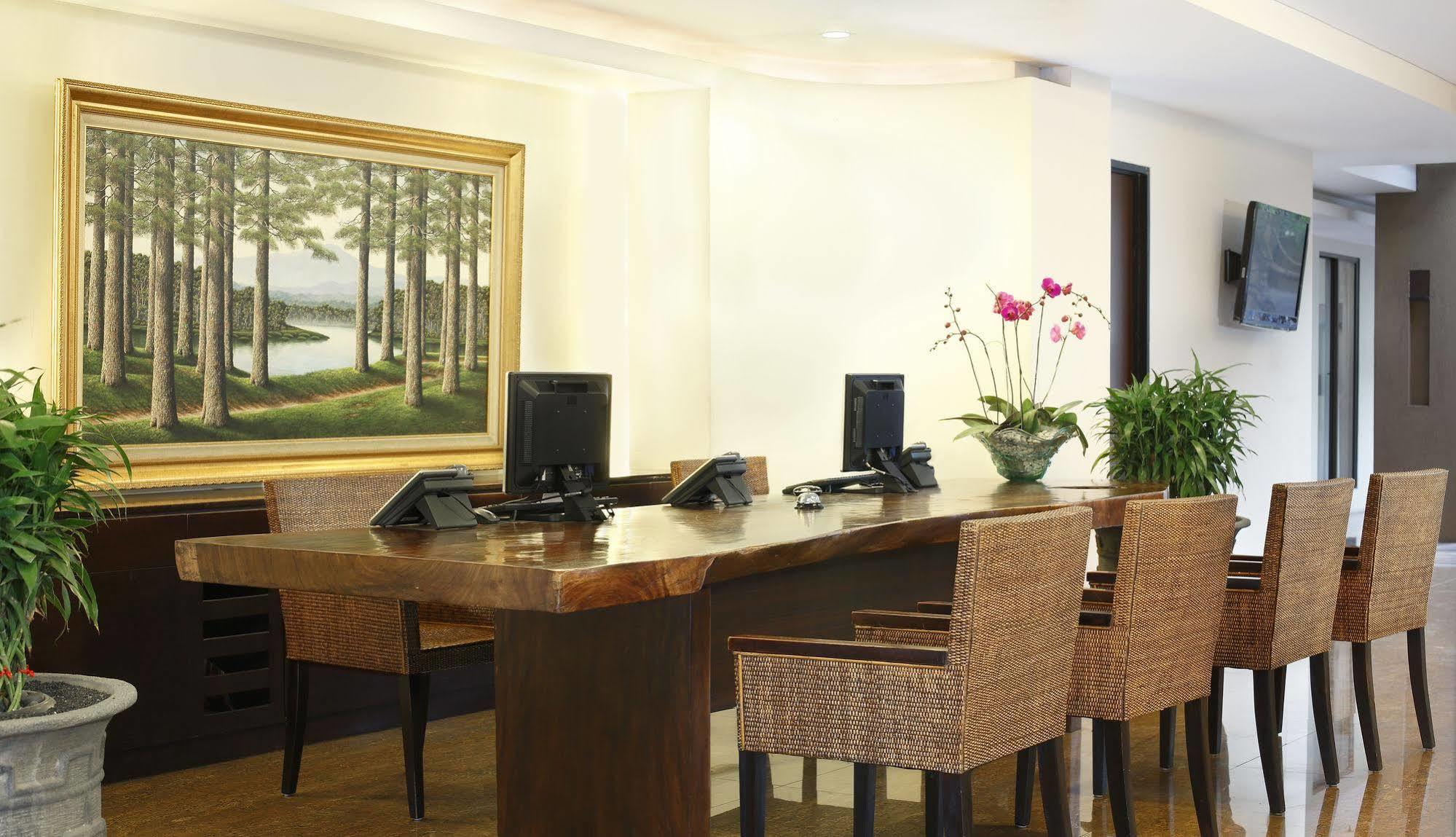 Hotel Santika Kuta Кута Екстер'єр фото
